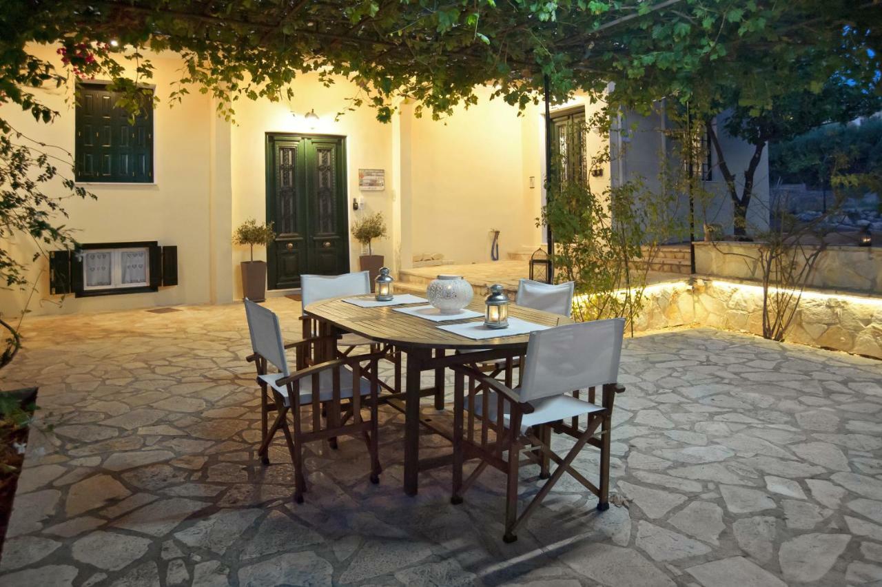 Elia Apartments Chrisso Delphi Exterior foto